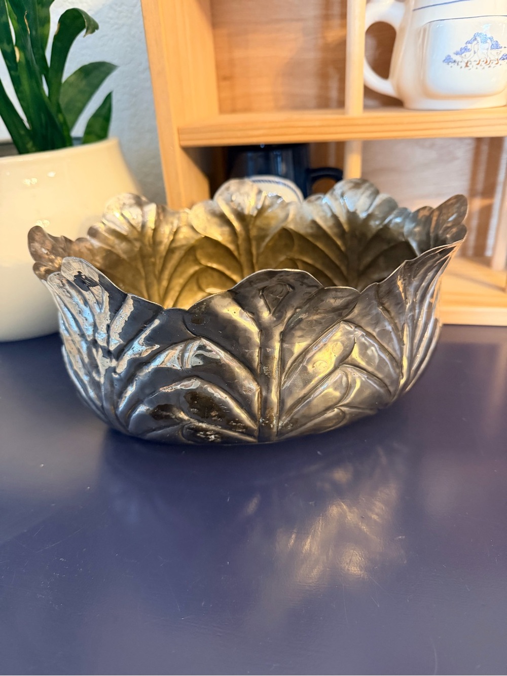 Decorative Leaf Pattern Metal Bowl - Silver Plated